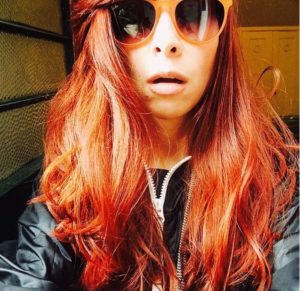 A cantora baiana Pitty surgiu com o cabelo mais ruivo nas redes sociais